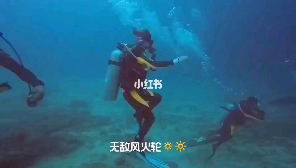 襄阳东站开展“春运首日共赴美好”活动
